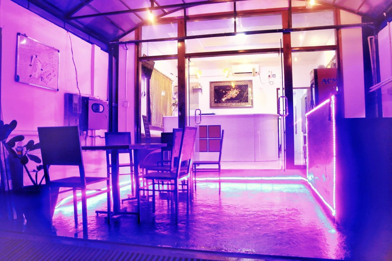 The Lodge Yangon Poshtel Exteriör bild