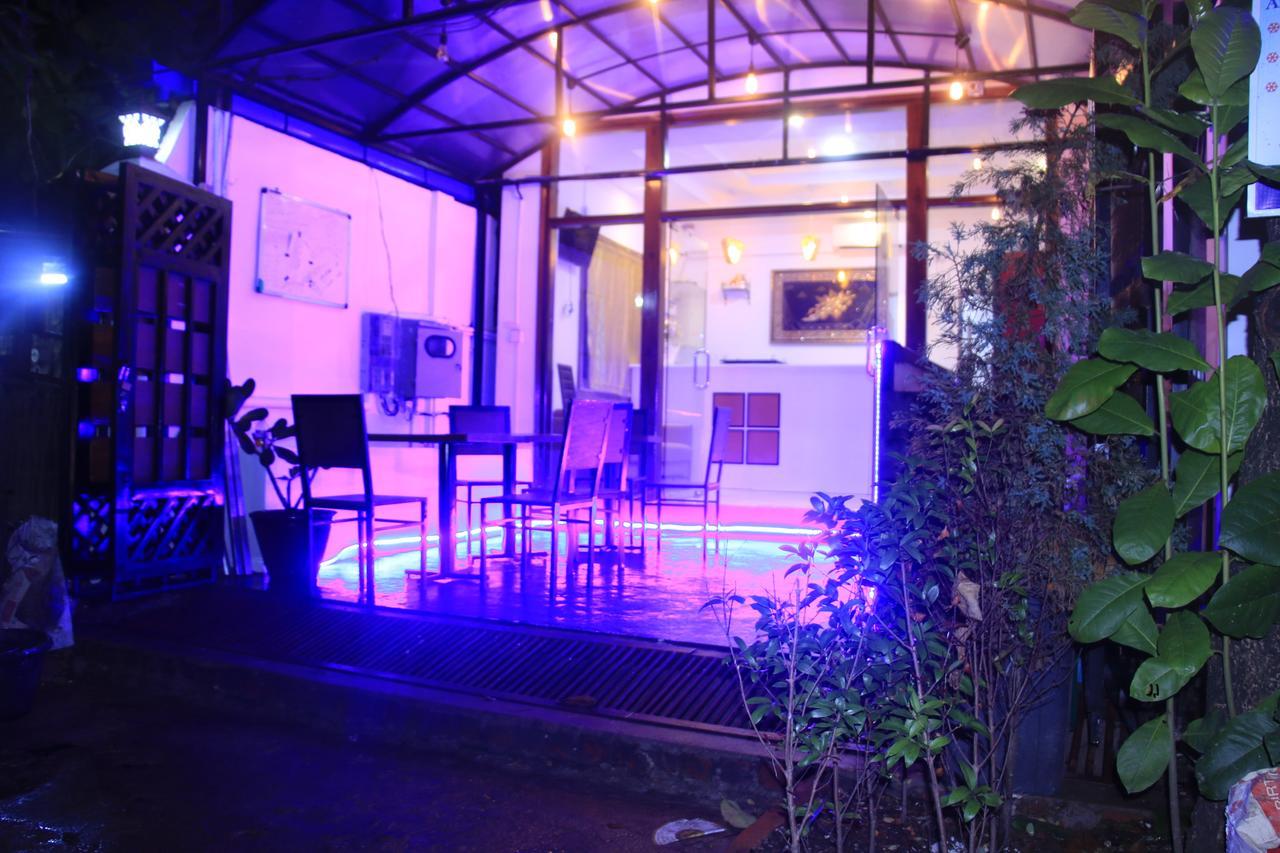 The Lodge Yangon Poshtel Exteriör bild