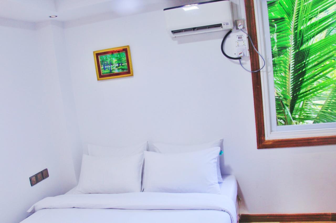 The Lodge Yangon Poshtel Exteriör bild