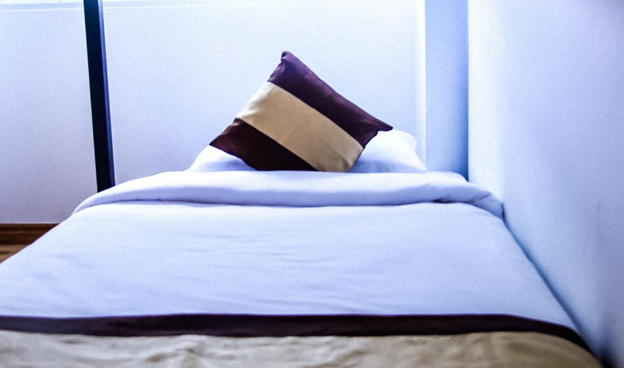The Lodge Yangon Poshtel Exteriör bild