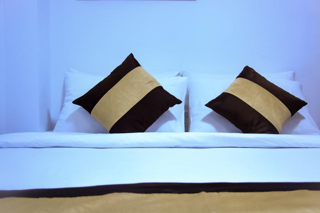 The Lodge Yangon Poshtel Exteriör bild